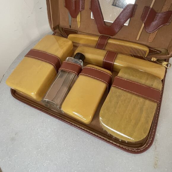 VTG 1950s Brown Leather Vanity Kit Grooming Travel Case MCM Mad Men Barber Shop - Picture 8 of 16